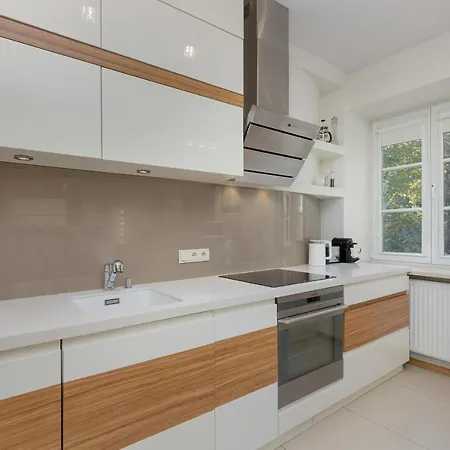 Cosy With Parking In The Centre By Renters *